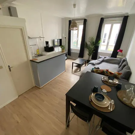 Sublime A Deux Pas De La Place Saint Marc - 195 아파트 *